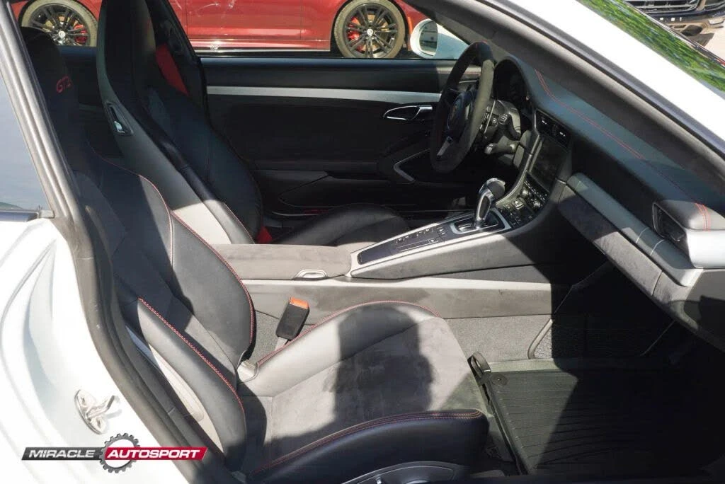 2014 Porsche 991 GT3 - Image 25 of 31