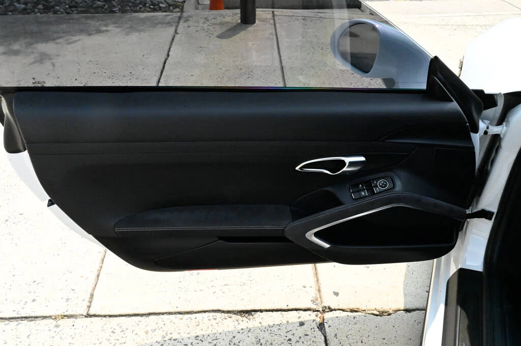 2014 Porsche 991 GT3 - Image 21 of 31