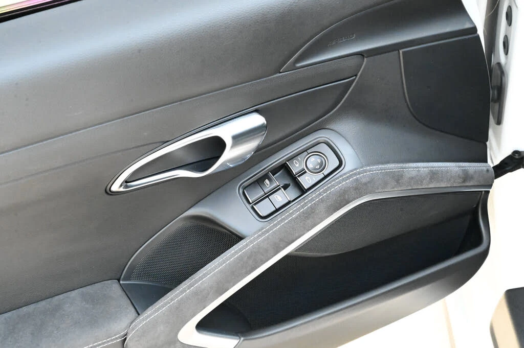 2014 Porsche 991 GT3 - Image 22 of 31