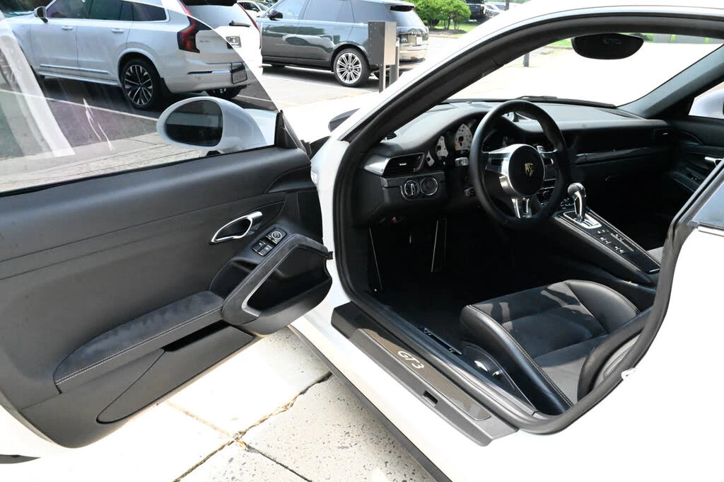 2014 Porsche 991 GT3 - Image 15 of 31