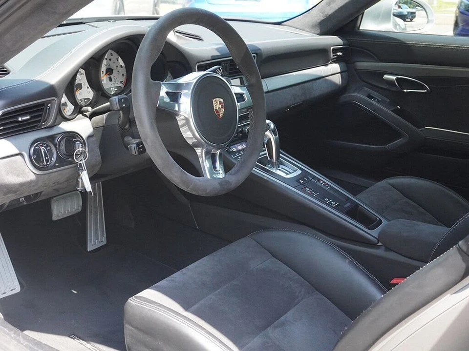 2014 Porsche 991 GT3 - Image 22 of 31