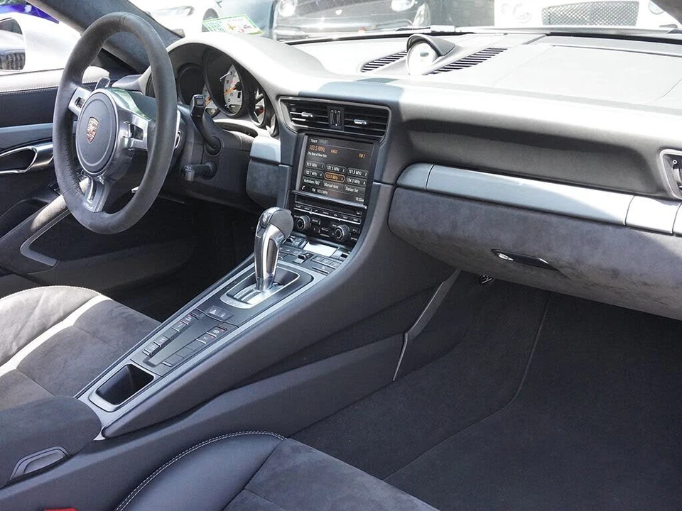 2014 Porsche 991 GT3 - Image 23 of 31