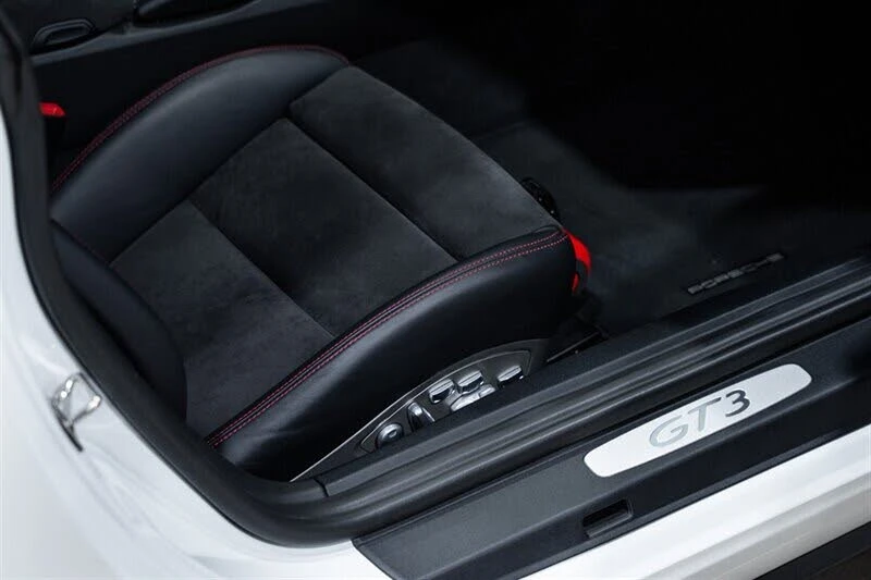 2014 Porsche 991 GT3 - Image 30 of 31