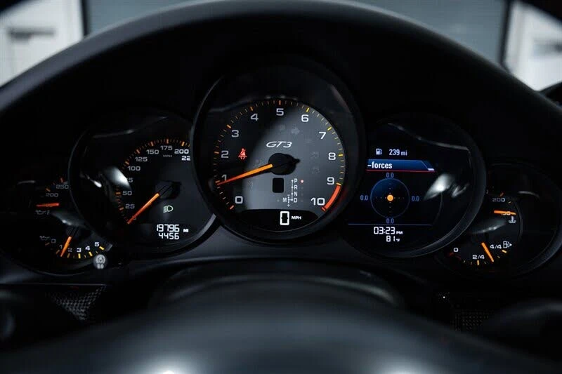 2014 Porsche 991 GT3 - Image 17 of 31