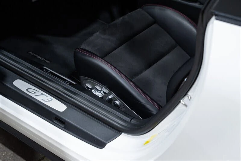 2014 Porsche 991 GT3 - Image 24 of 31
