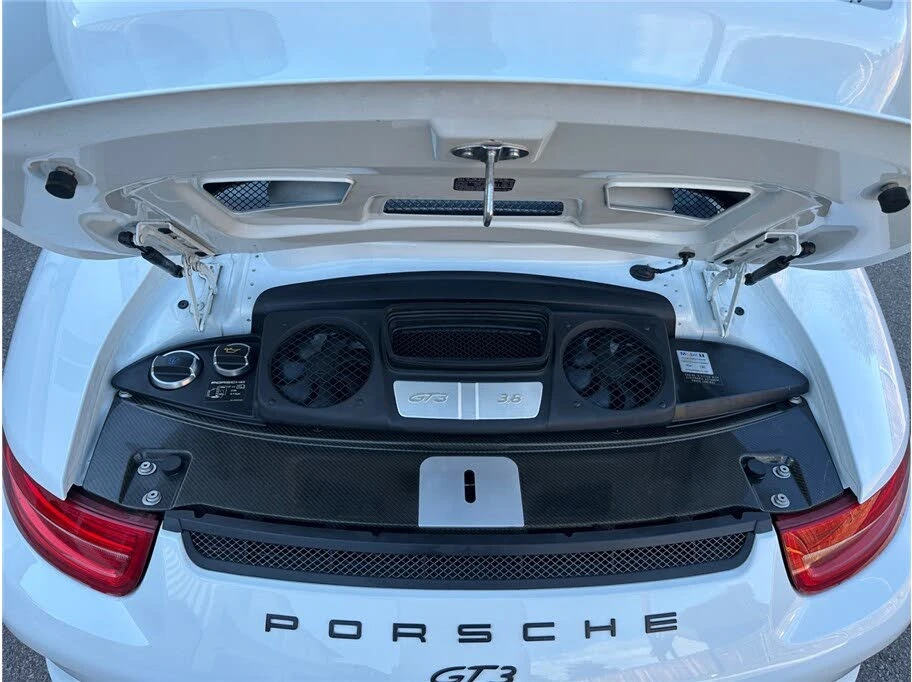 2014 Porsche 991 GT3 - Image 17 of 31