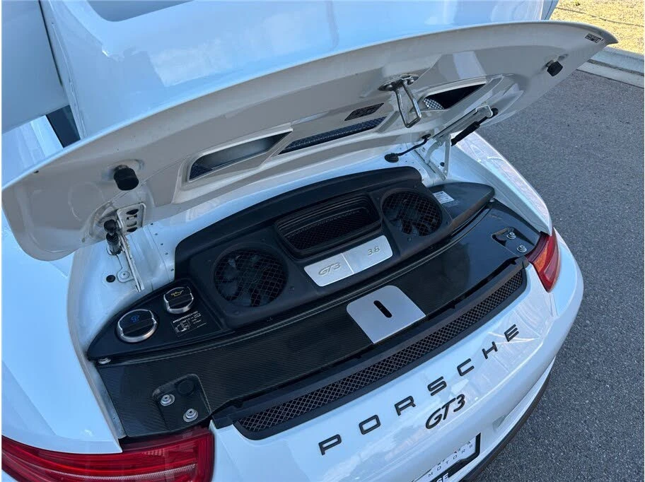 2014 Porsche 991 GT3 - Image 18 of 31