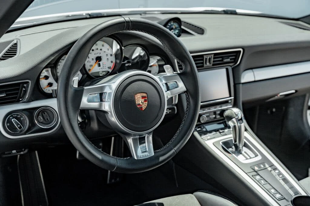 2014 Porsche 991 GT3 - Image 29 of 31