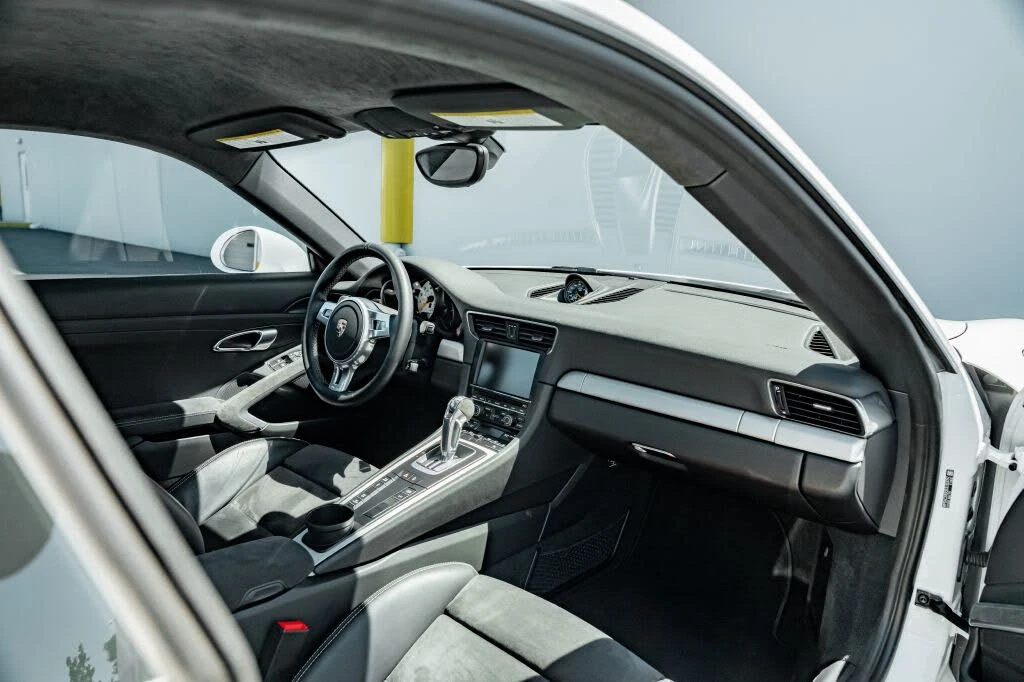 2014 Porsche 991 GT3 - Image 26 of 31