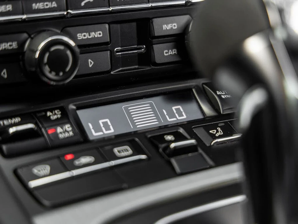 2014 Porsche 991 GT3 - Image 30 of 31
