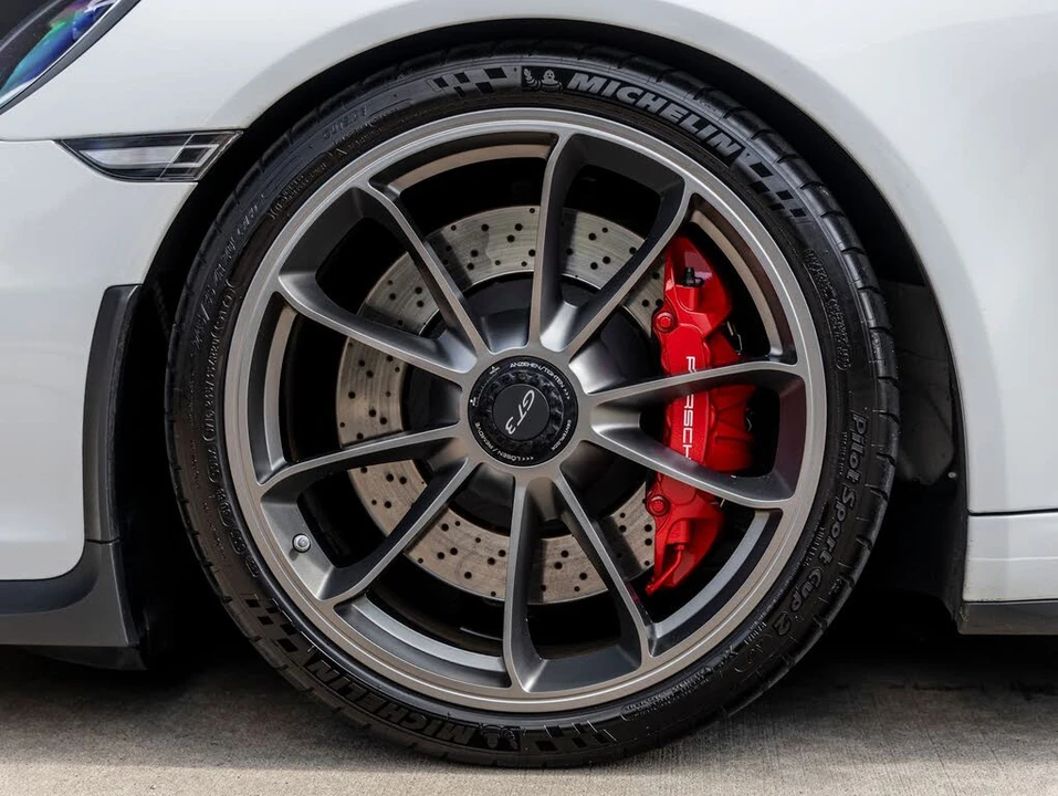 2014 Porsche 991 GT3 - Image 17 of 31