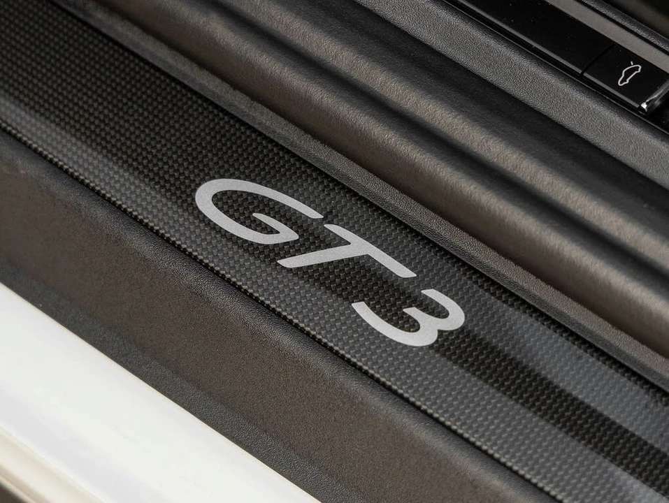 2014 Porsche 991 GT3 - Image 24 of 31
