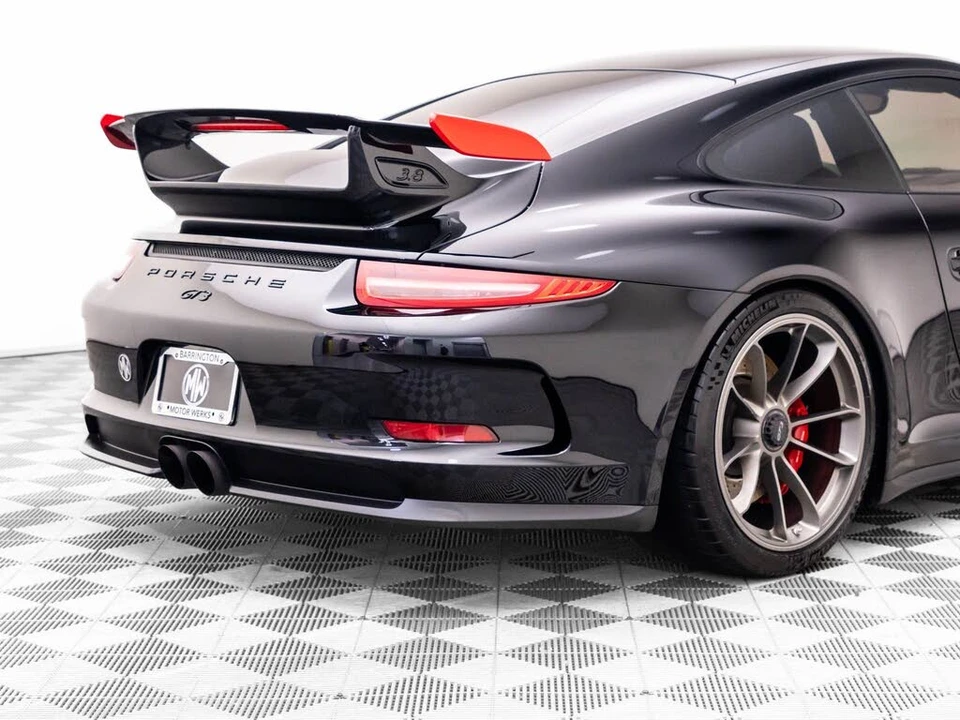 2014 Porsche 991 GT3 - Image 30 of 31