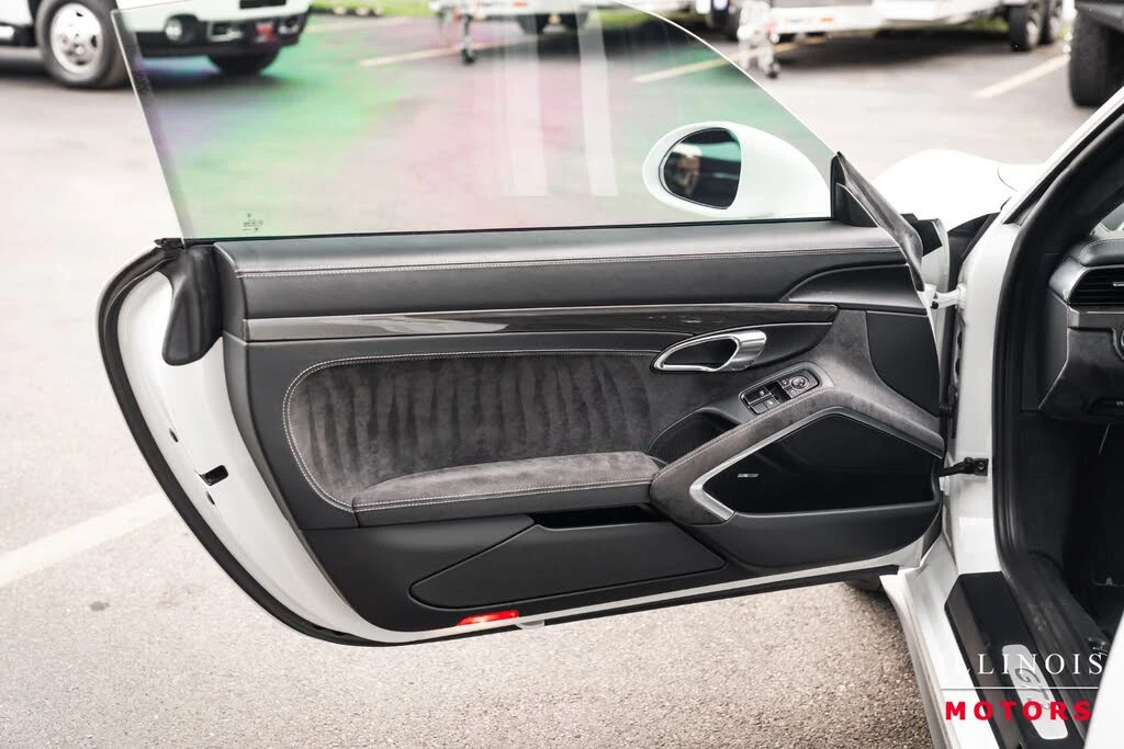 2014 Porsche 991 GT3 - Image 17 of 31