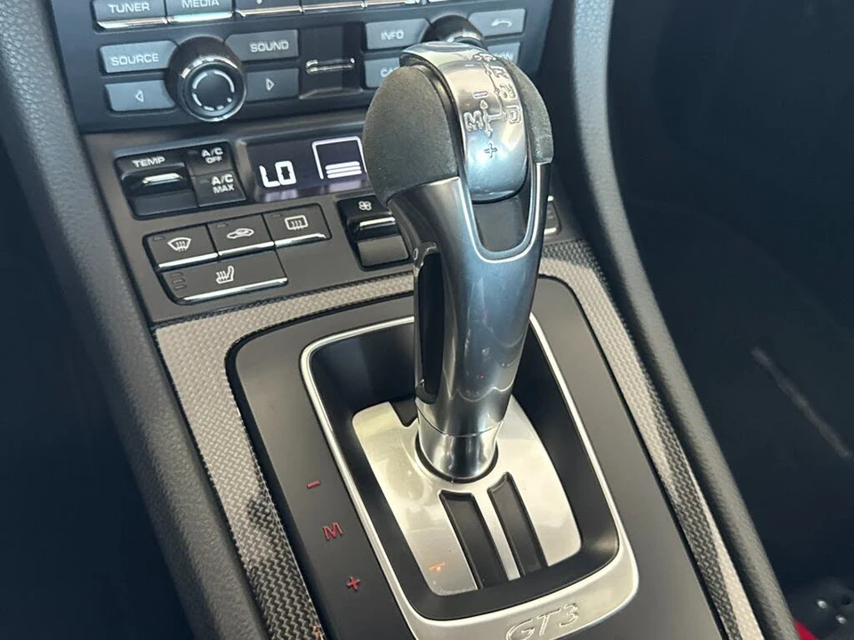 2014 Porsche 991 GT3 - Image 25 of 31