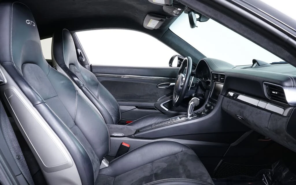 2014 Porsche 991 GT3 - Image 30 of 31