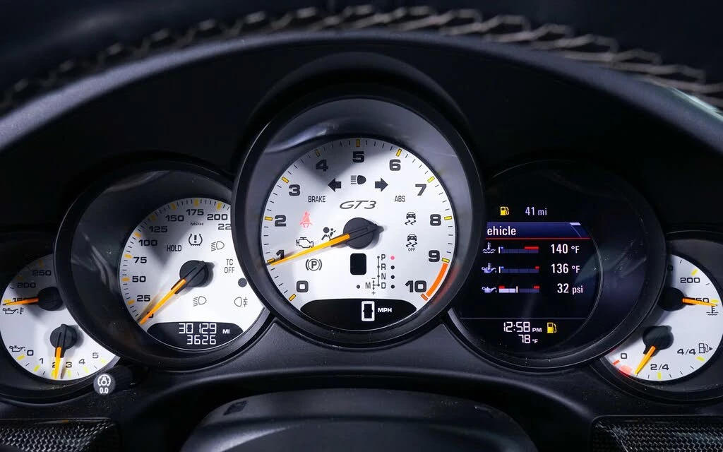 2014 Porsche 991 GT3 - Image 20 of 31