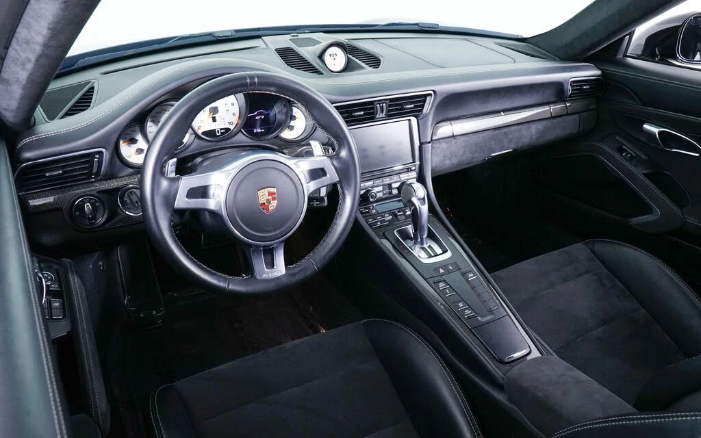 2014 Porsche 991 GT3 - Image 24 of 31