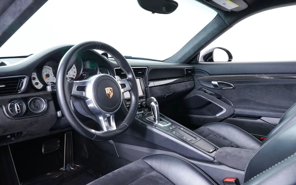 2014 Porsche 991 GT3 - Image 22 of 31