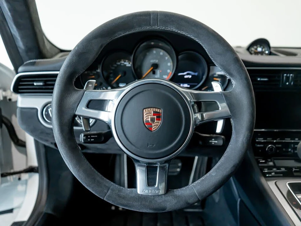 2014 Porsche 991 GT3 - Image 17 of 28