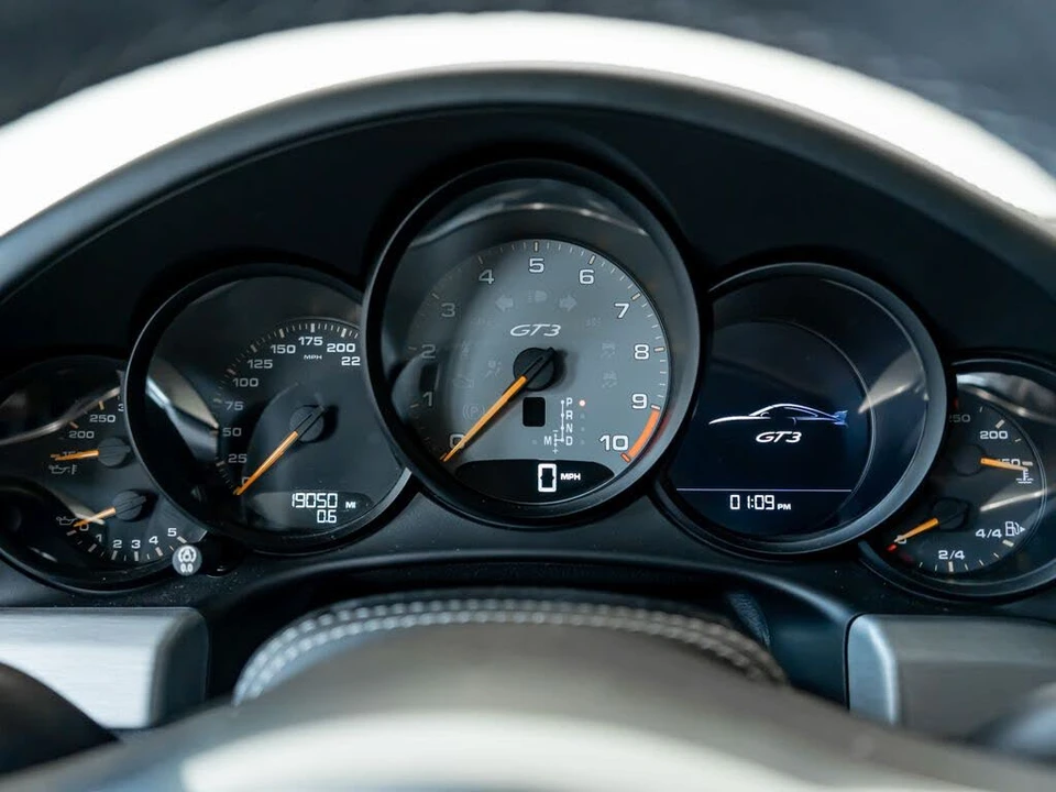 2014 Porsche 991 GT3 - Image 18 of 28