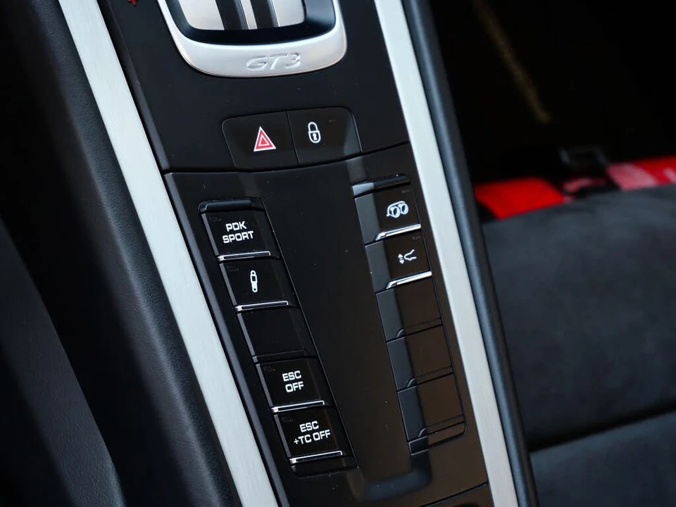 2014 Porsche 991 GT3 - Image 16 of 28