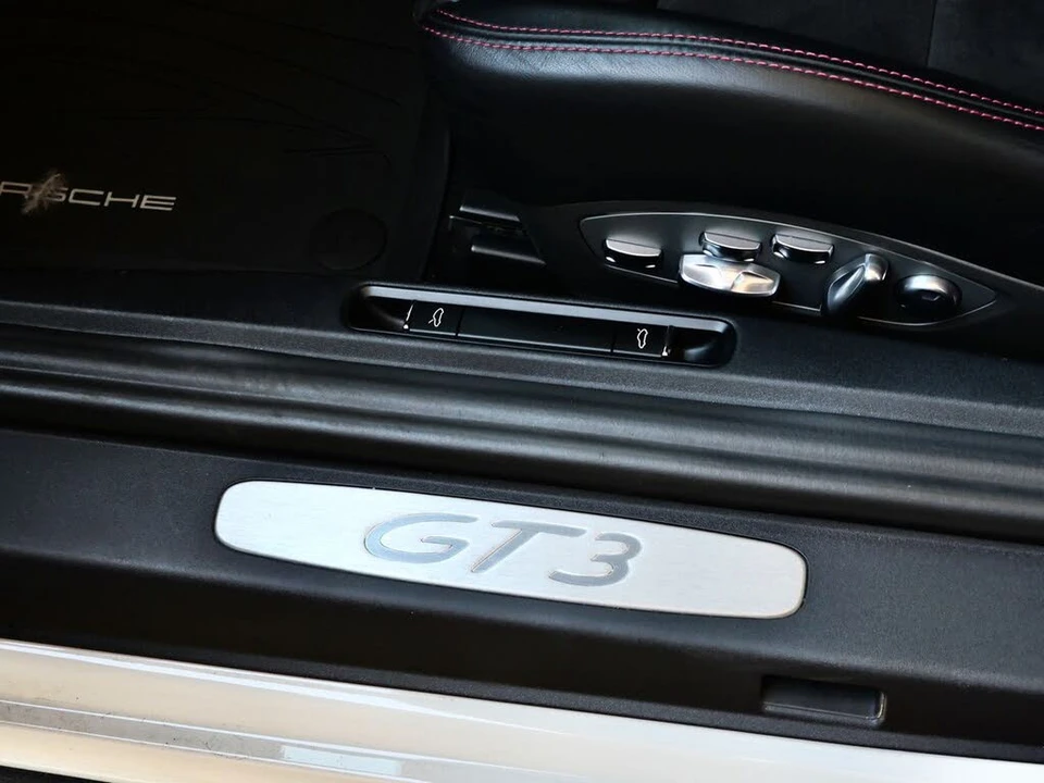 2014 Porsche 991 GT3 - Image 19 of 28