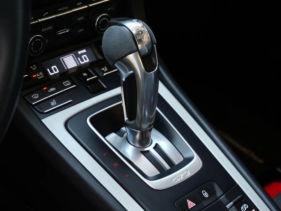 2014 Porsche 991 GT3 - Image 17 of 28