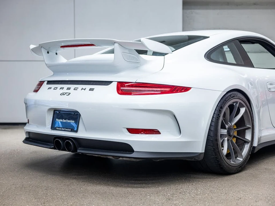 2014 Porsche 991 GT3 - Image 26 of 31