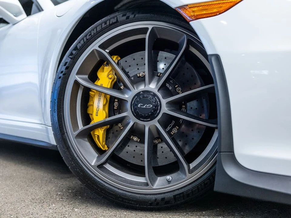2014 Porsche 991 GT3 - Image 17 of 31