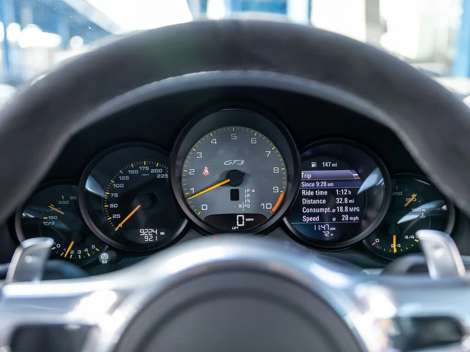 2014 Porsche 991 GT3 - Image 27 of 31