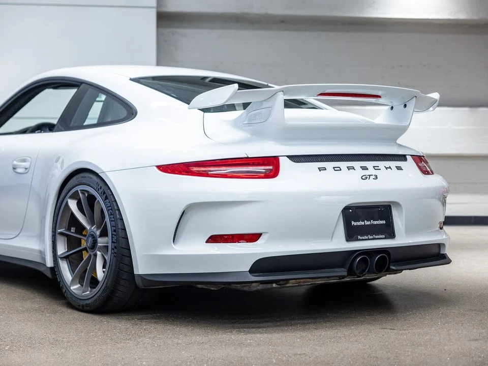 2014 Porsche 991 GT3 - Image 25 of 31