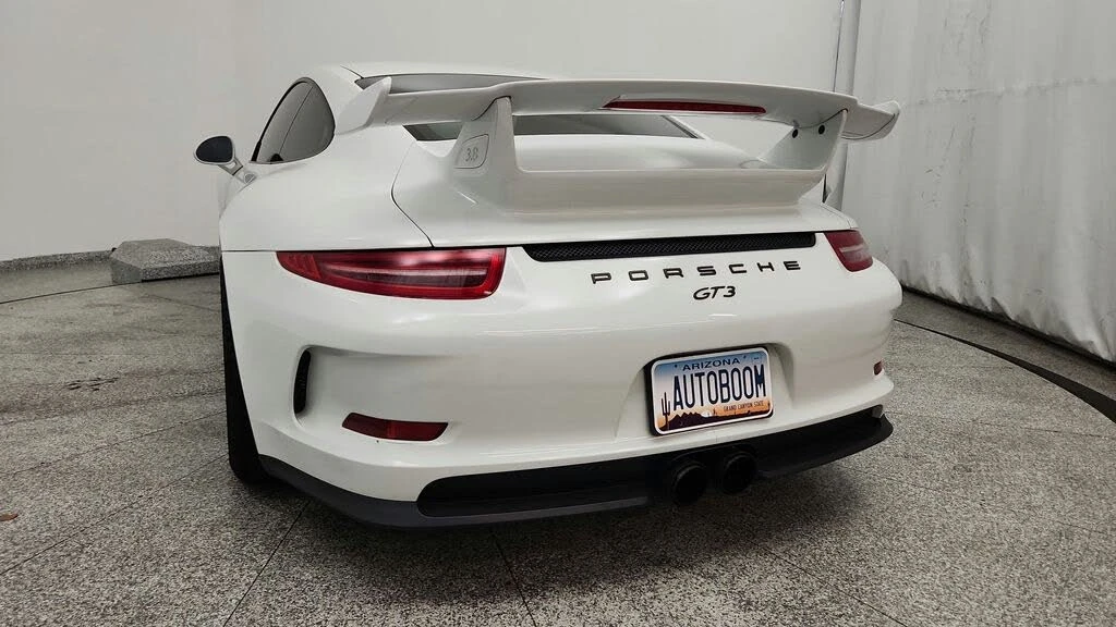 2014 Porsche 991 GT3 - Image 19 of 31
