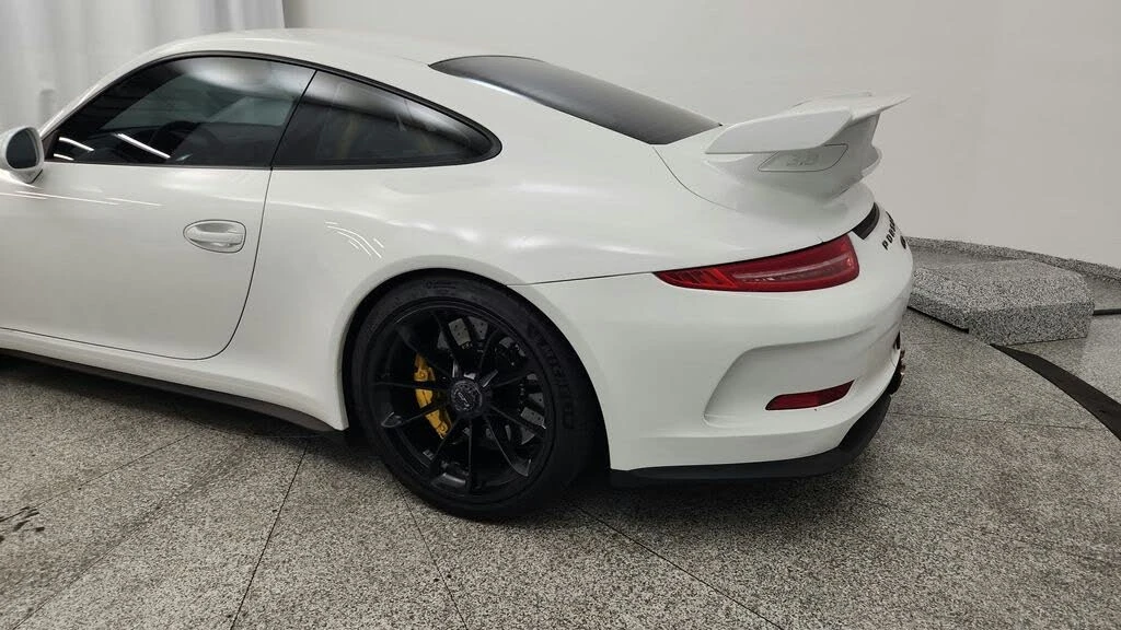 2014 Porsche 991 GT3 - Image 16 of 31