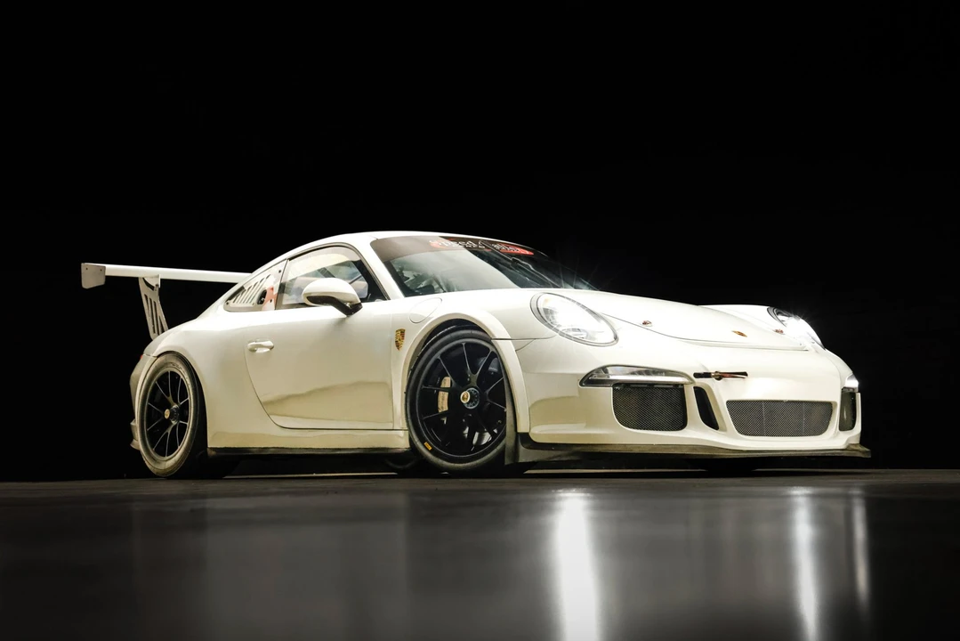 2014 Porsche 991 GT3 - Image 2 of 31