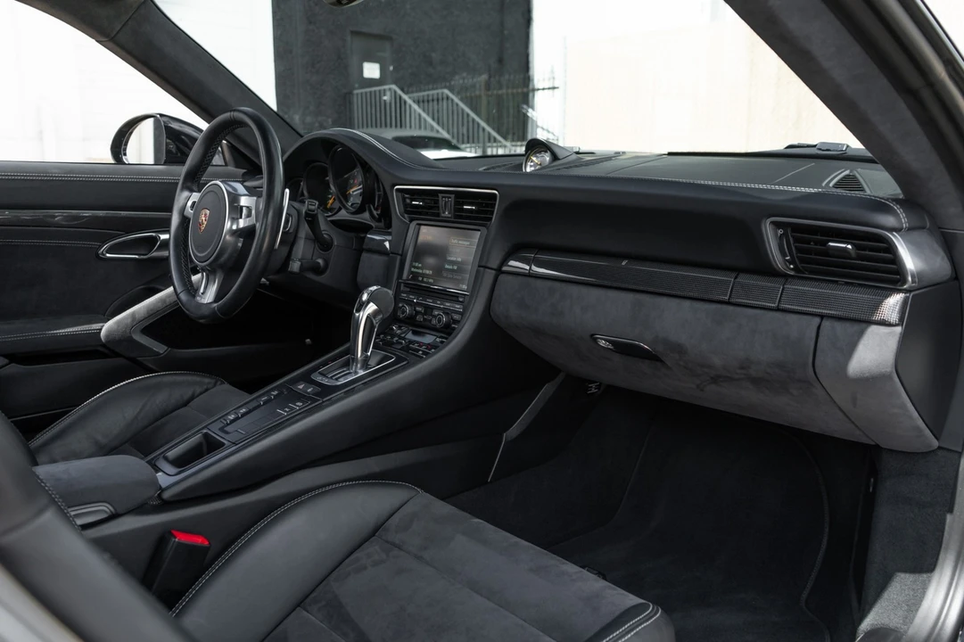 2014 Porsche 991 GT3 - Image 17 of 31