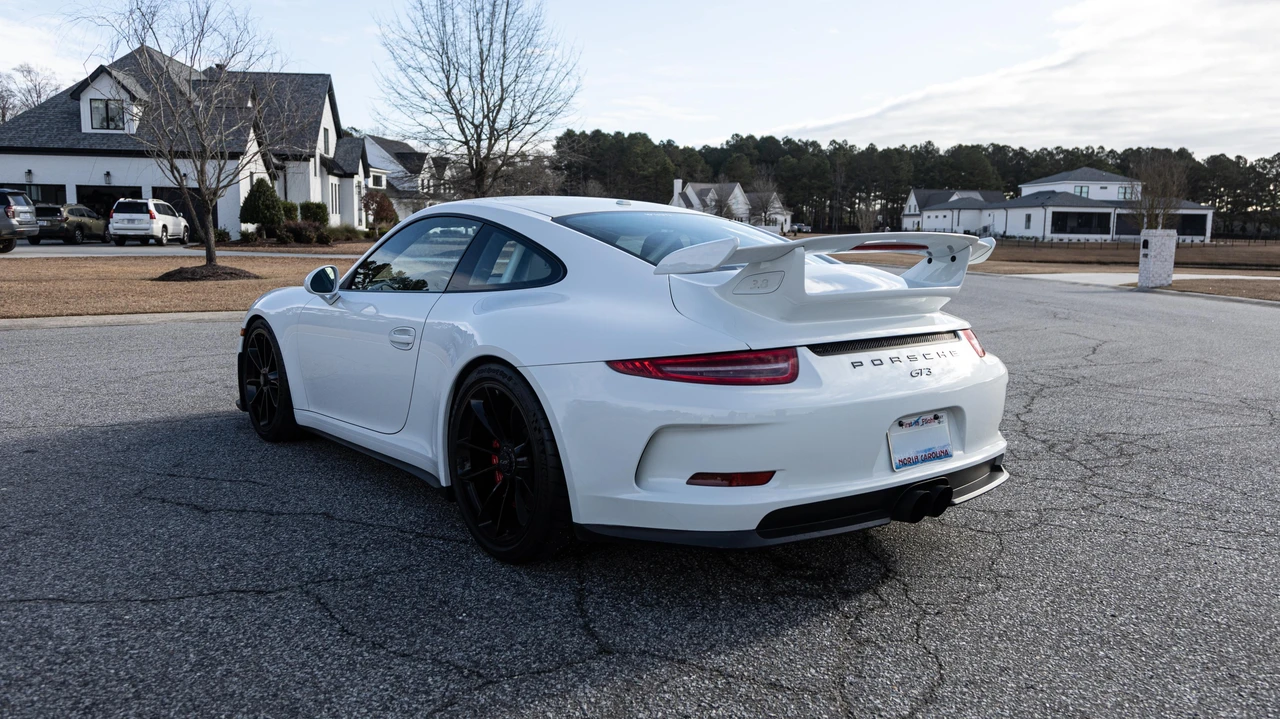2014 Porsche 991 GT3 - Image 14 of 30