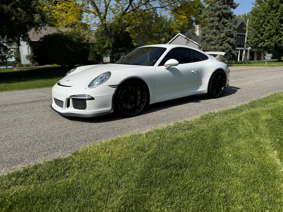 2014 Porsche 991 GT3 - Image 2 of 31
