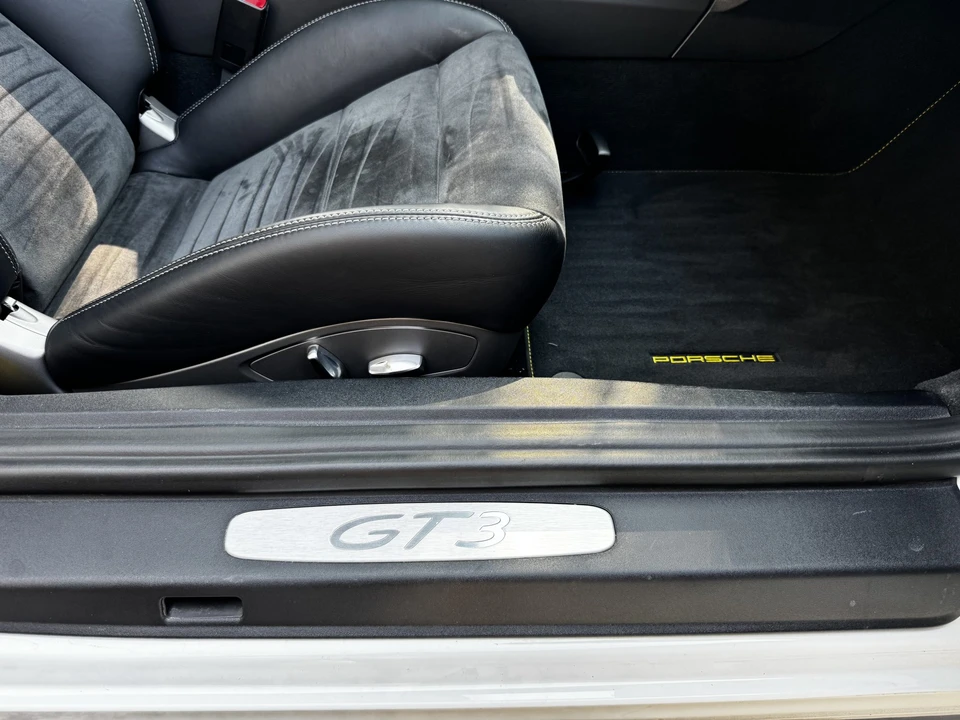 2014 Porsche 991 GT3 - Image 30 of 31