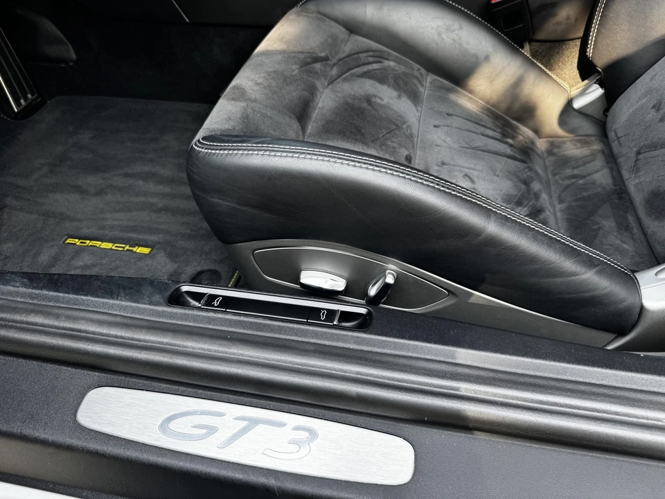 2014 Porsche 991 GT3 - Image 23 of 31