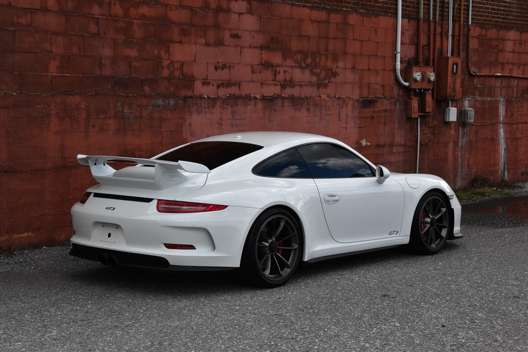 2014 Porsche 991 GT3 - Image 28 of 31