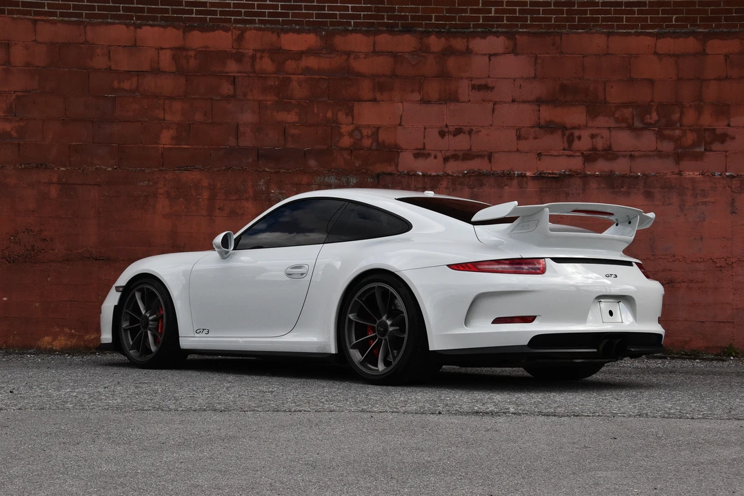 2014 Porsche 991 GT3 - Image 15 of 31
