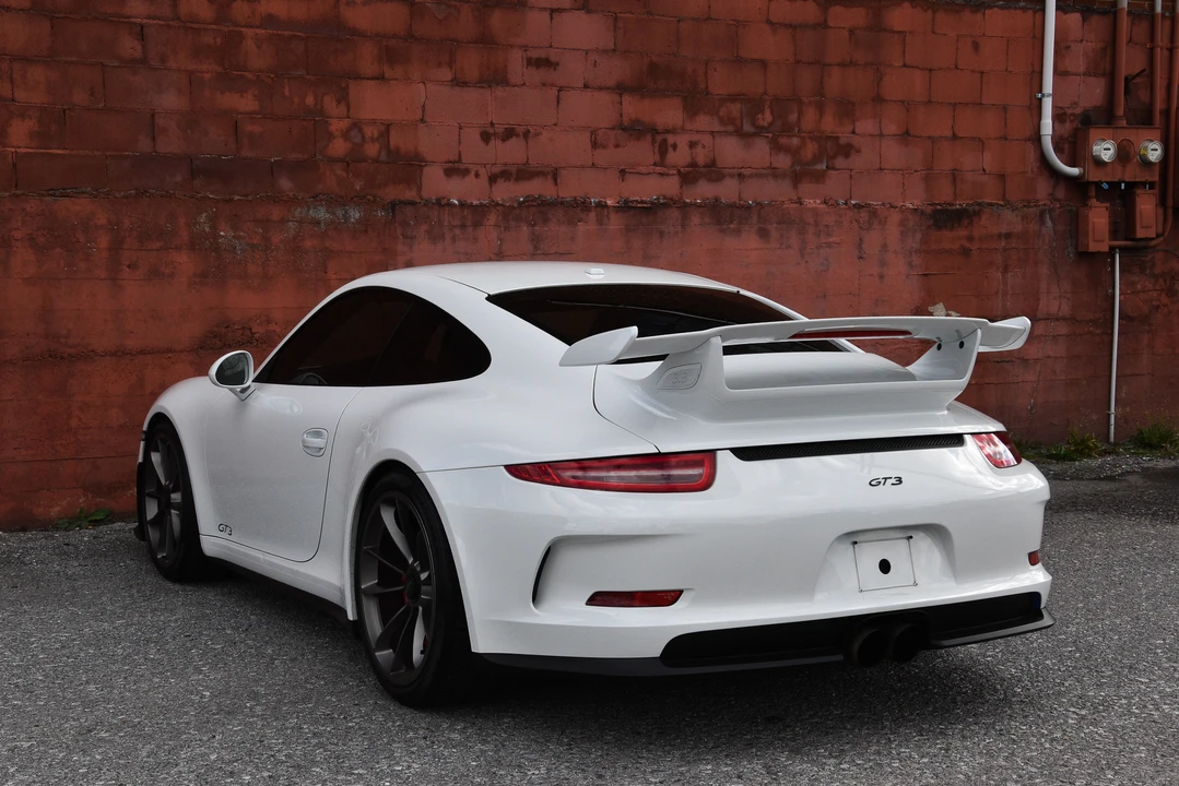 2014 Porsche 991 GT3 - Image 17 of 31