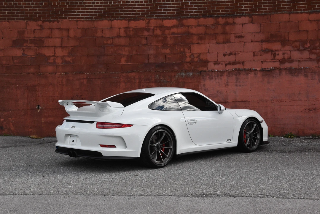2014 Porsche 991 GT3 - Image 26 of 31