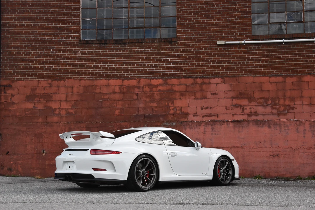 2014 Porsche 991 GT3 - Image 25 of 31