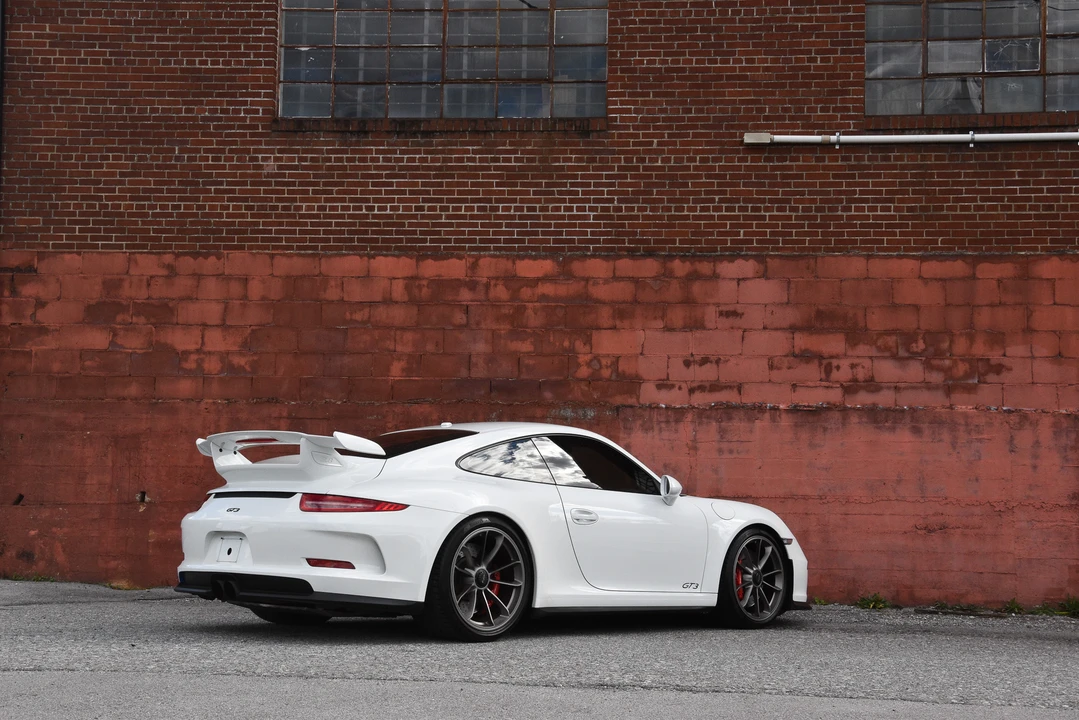 2014 Porsche 991 GT3 - Image 22 of 31
