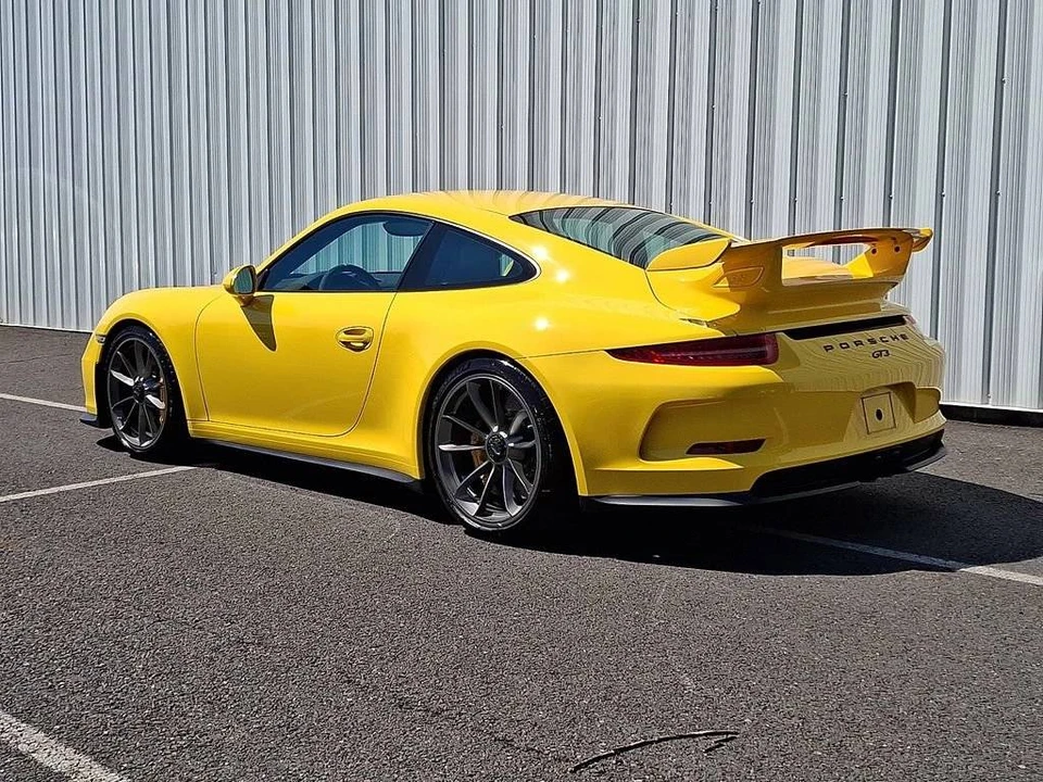 2014 Porsche 991 GT3 - Image 3 of 5
