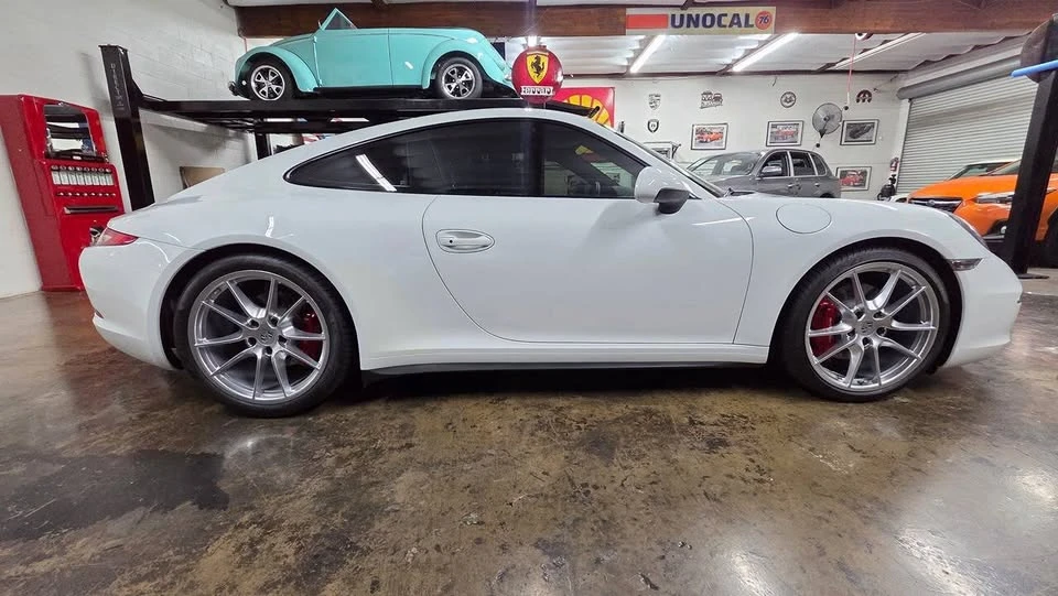 2014 Porsche 911 - Image 14 of 20