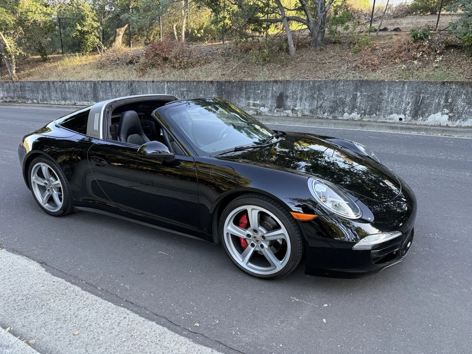 2014 Porsche 991 Targa 4 & 4S - Image 2 of 31