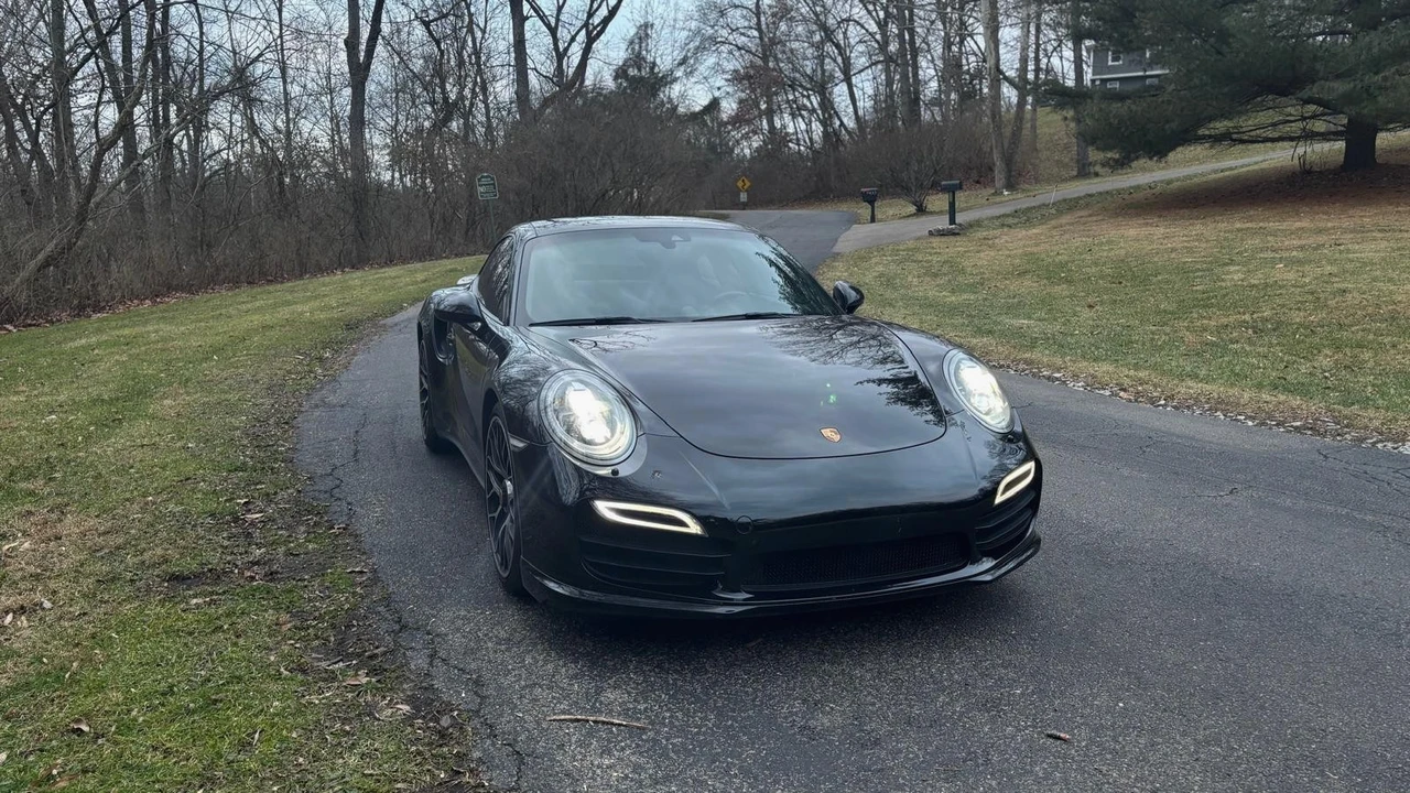 2014 Porsche 991 Turbo - Image 17 of 27